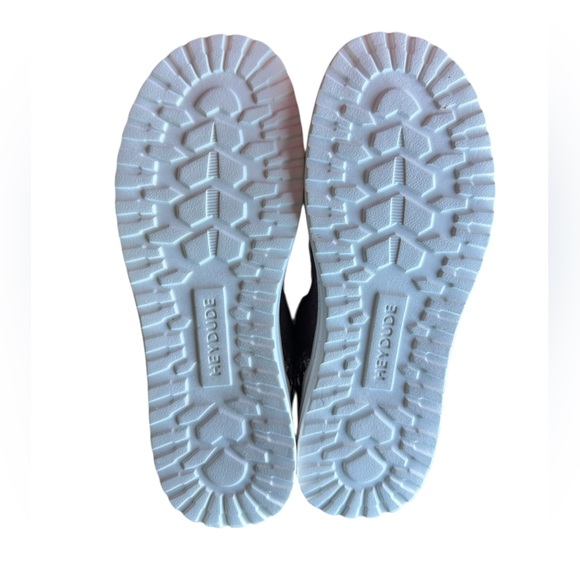 HEY DUDE Women’s Britt Boot – Size 10 – Taupe Fleece-Lined Cozy Slip-On Booties - Picture 3 of 6